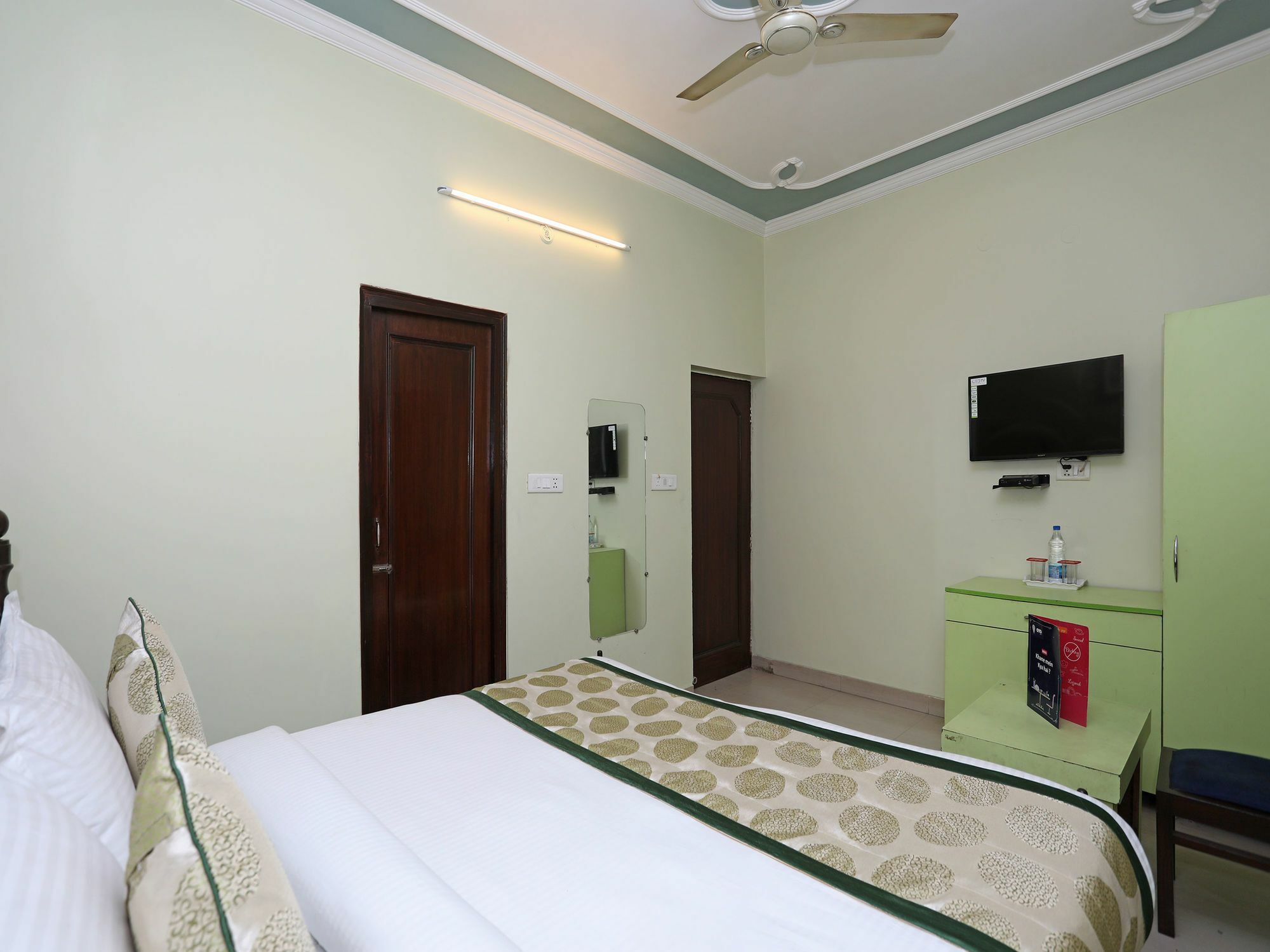 Hotel Oyo 11312 Aero Capital Neu-Delhi Exterior foto
